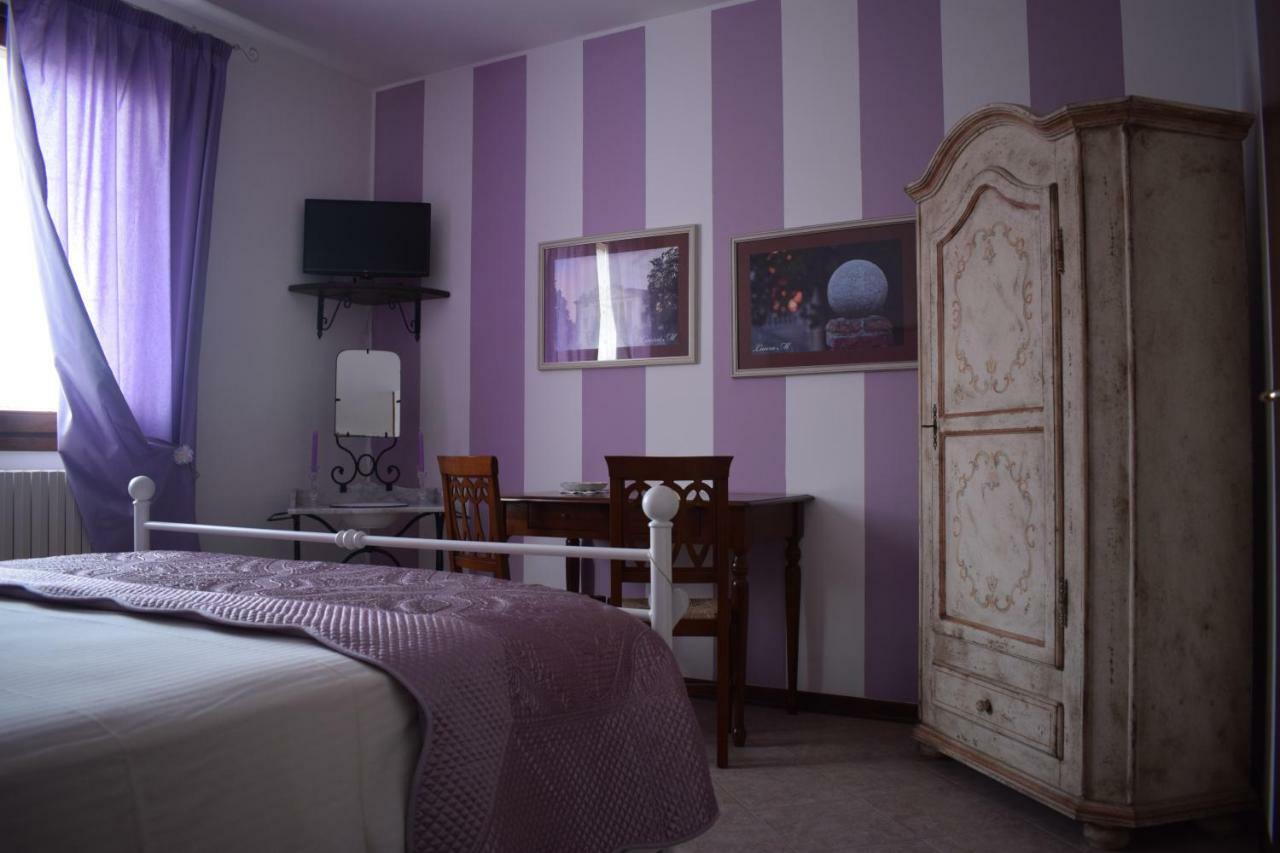 A Casa Di Laura Bed & Breakfast อ็อคคิโอเบลโล ภายนอก รูปภาพ